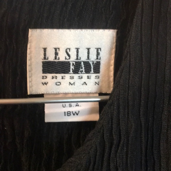 Dress - Picture 2 of 4